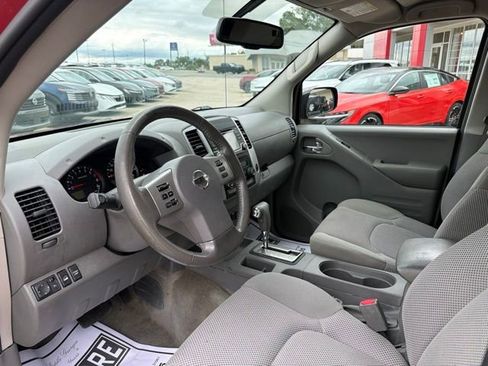 Used 2018 Nissan Frontier SV w/ Value Truck Package AWD/4WD image 10