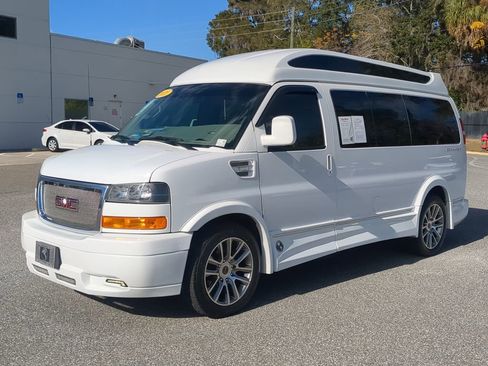 Used 2021 GMC Savana 2500 w/ Enhanced Convenience Package image 10