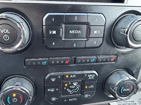 Used 2017 Ford Expedition EL XLT w/ Equipment Group 202A AWD/4WD image 18
