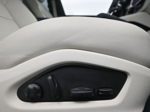 Used 2022 Porsche Cayenne Turbo S image 15