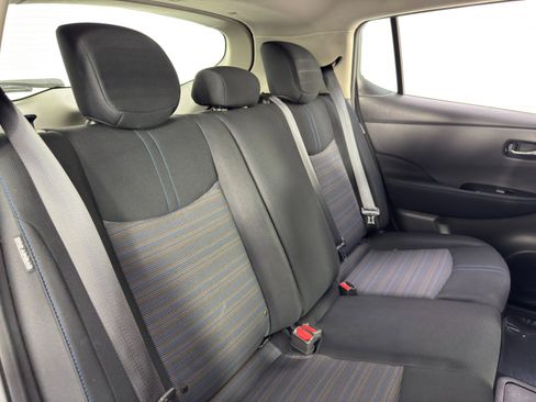 Used 2021 Nissan Leaf SV image 32
