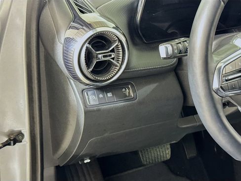 Certified 2025 Chevrolet Equinox LT w/ Convenience Package II image 8