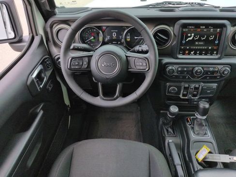 Used 2023 Jeep Wrangler Unlimited w/ Cold Weather Group AWD/4WD image 18