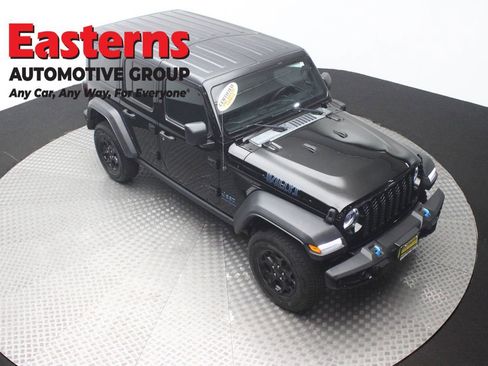 Used 2023 Jeep Wrangler Unlimited w/ Cold Weather Group AWD/4WD image 3