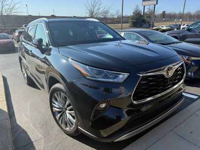 Used 2024 Toyota Highlander Platinum