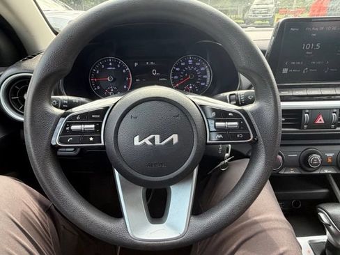 Used 2023 Kia Forte LXS w/ LXS Technology Package FWD image 32