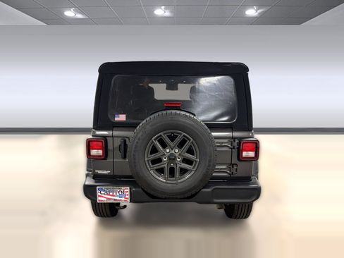 Used 2024 Jeep Wrangler Unlimited Sport AWD/4WD image 9