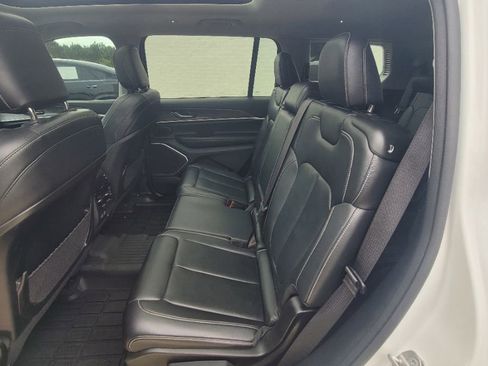 Used 2022 Jeep Grand Cherokee L Limited RWD image 21