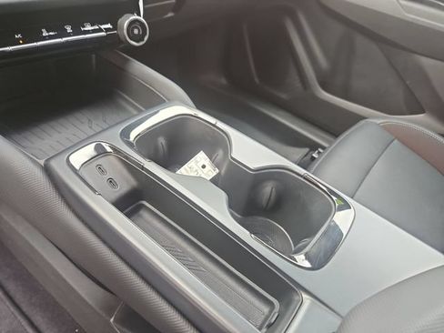 Used 2024 Chevrolet Equinox EV RS FWD image 23