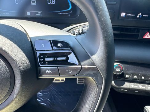 Used 2025 Hyundai Elantra Sport FWD image 26