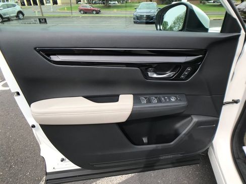 Used 2025 Honda CR-V EX-L image 17