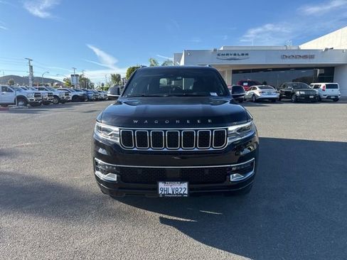 Used 2023 Jeep Wagoneer 2WD image 14