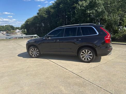 Used 2017 Volvo XC90 T6 Momentum w/ Vision Package AWD/4WD image 16