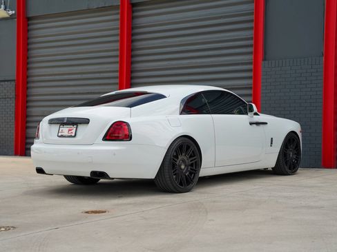 Used 2019 Rolls-Royce Wraith RWD image 12
