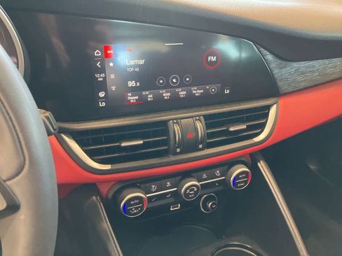 Used 2020 Alfa Romeo Giulia Sprint w/ Cold Weather Package image 19