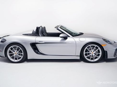 Used 2021 Porsche 718 Boxster Spyder RWD image 3