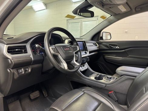 Used 2023 GMC Acadia SLT AWD/4WD image 14