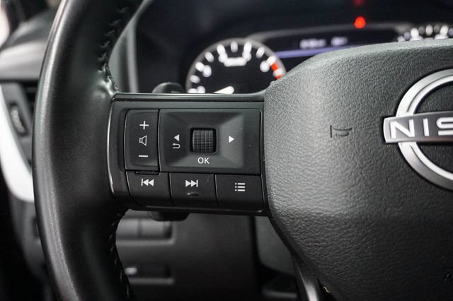 Used 2025 Nissan Rogue SV FWD image 15