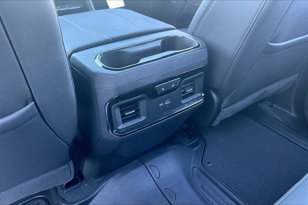 Used 2025 GMC Sierra 1500 AT4 w/ AT4 Premium Package AWD/4WD image 11