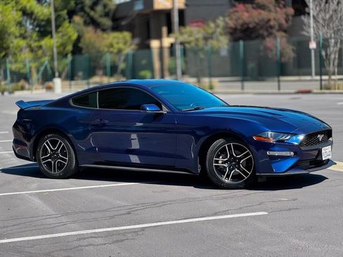 Used 2019 Ford Mustang Premium RWD image 5