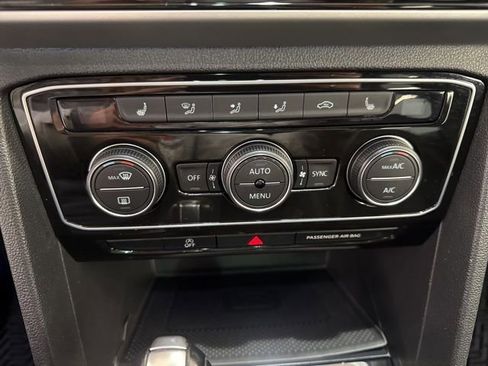 Certified 2022 Volkswagen Atlas Cross Sport SEL R-Line image 19