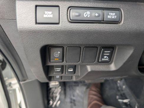 Used 2023 Nissan Frontier SV w/ SV Convenience Package AWD/4WD image 17