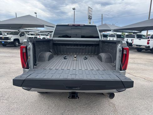 Used 2024 GMC Sierra 2500 Denali Ultimate AWD/4WD image 7