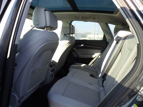 Certified 2023 Audi Q5 2.0T Premium Plus w/ Premium Plus Package image 11