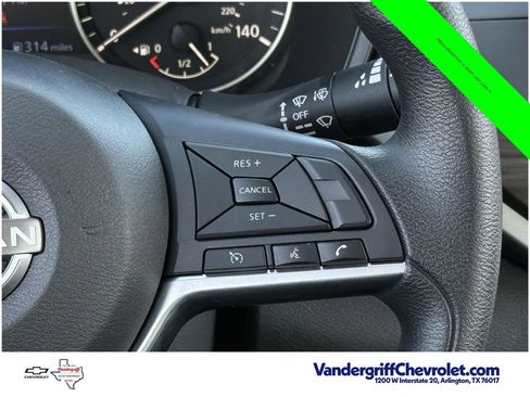 Used 2025 Nissan Altima 2.5 SV FWD image 14