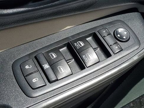 Used 2015 Jeep Cherokee Latitude AWD/4WD image 22