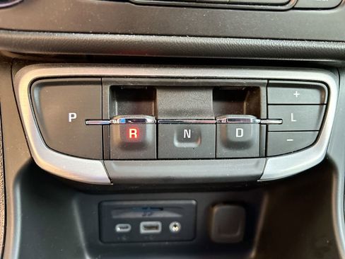 Used 2023 GMC Terrain SLT AWD/4WD image 19