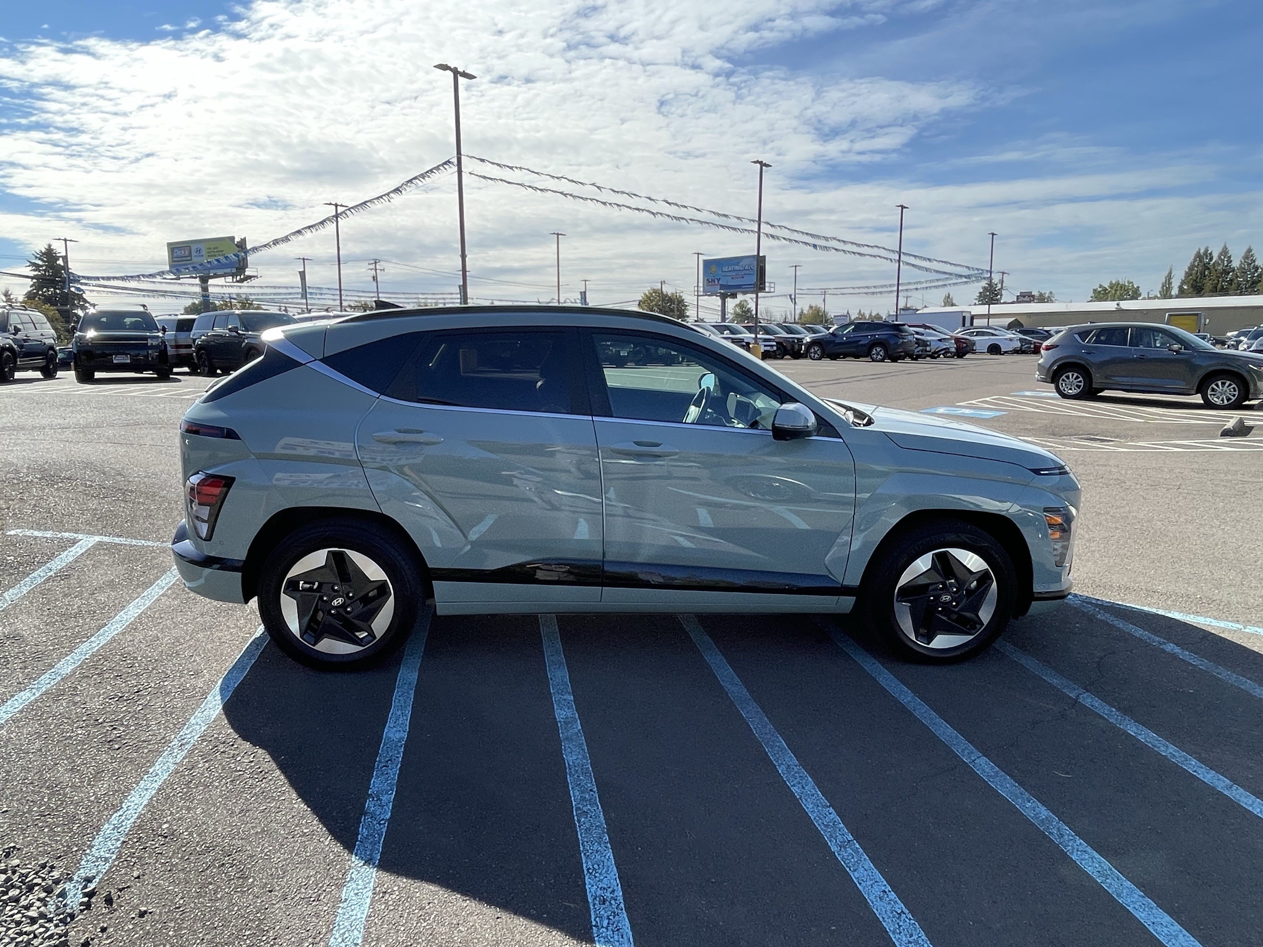 Certified 2025 Hyundai Kona Limited FWD image 6