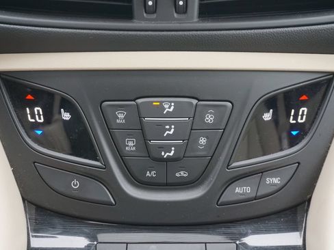 Used 2017 Buick Envision Essence AWD/4WD image 15