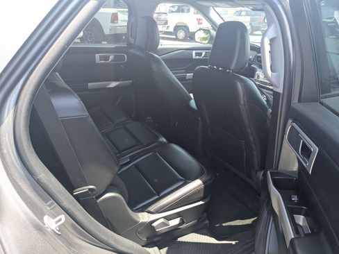 Used 2023 Ford Explorer XLT w/ Equipment Group 202A AWD/4WD image 32