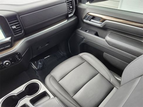 Used 2025 Chevrolet Silverado 2500 LT w/ All Star Edition image 13