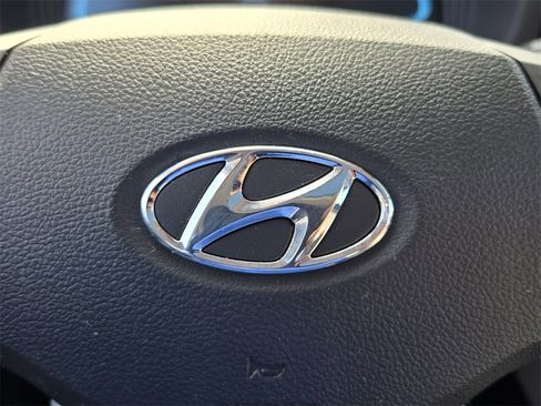 Certified 2025 Hyundai Venue SEL image 29