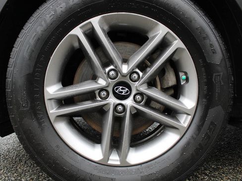 Used 2017 Hyundai Santa Fe Sport image 18