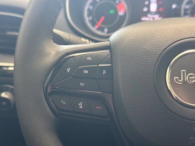Used 2023 Jeep Cherokee Altitude Lux AWD/4WD image 14