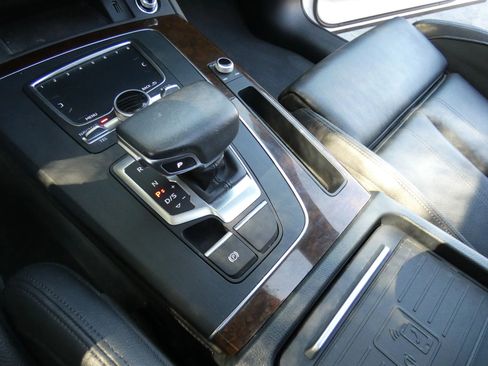 Used 2019 Audi Q5 2.0T Premium Plus w/ Premium Plus Package image 66