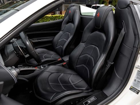 Used 2019 Ferrari 488 Spider RWD image 10