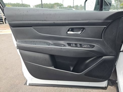 Used 2025 Nissan Murano SV image 30