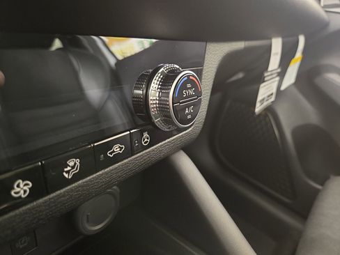 New 2026 Mitsubishi Outlander SE FWD image 29