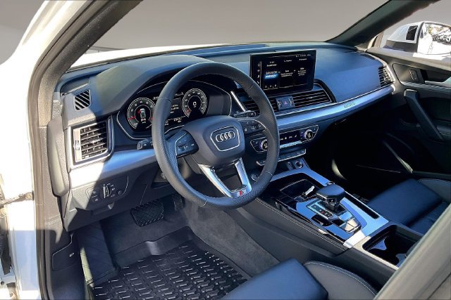 Certified 2024 Audi Q5 2.0T Premium Plus w/ Premium Plus Package AWD/4WD image 17