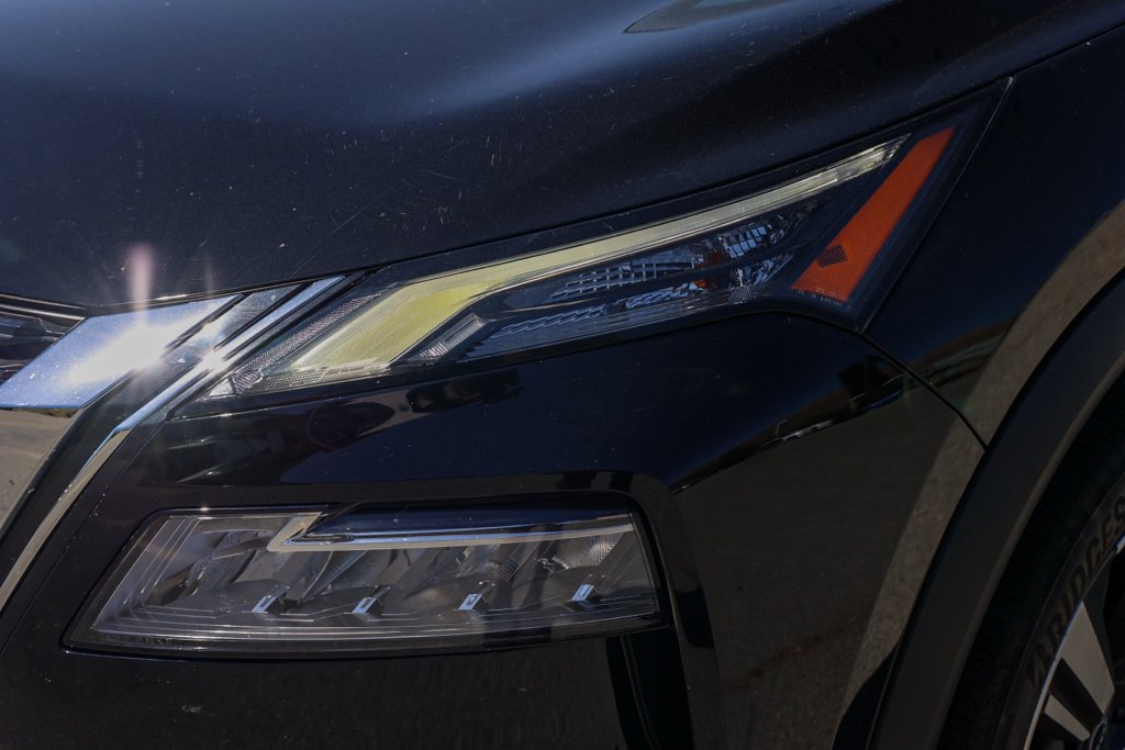 Used 2023 Nissan Rogue SV FWD image 11