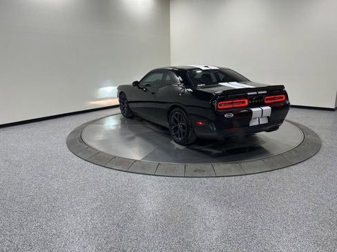 Used 2019 Dodge Challenger R/T w/ Blacktop Package image 8