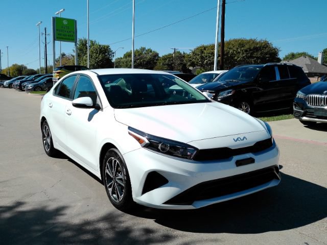 Used 2024 Kia Forte LXS w/ LXS Technology Package FWD image 4