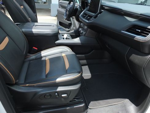 Used 2023 GMC Yukon AT4 w/ AT4 Premium Plus Package AWD/4WD image 15