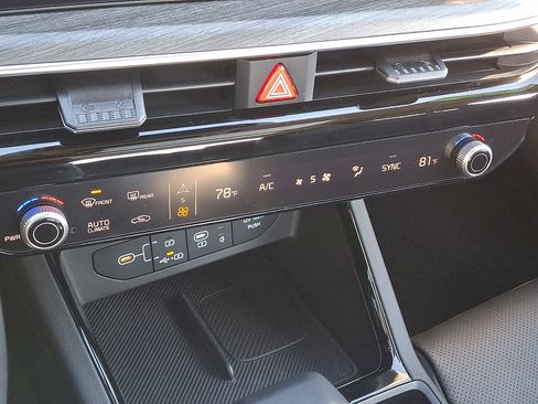 Used 2025 Kia K5 EX image 16