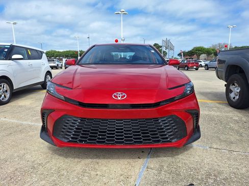 Used 2025 Toyota Camry SE w/ Multimedia Upgrade Package image 2