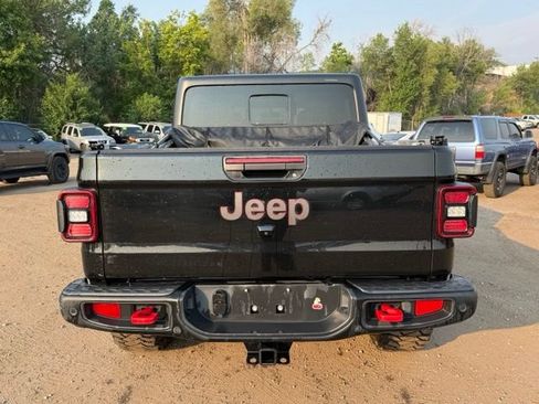 Used 2021 Jeep Gladiator Rubicon AWD/4WD image 4